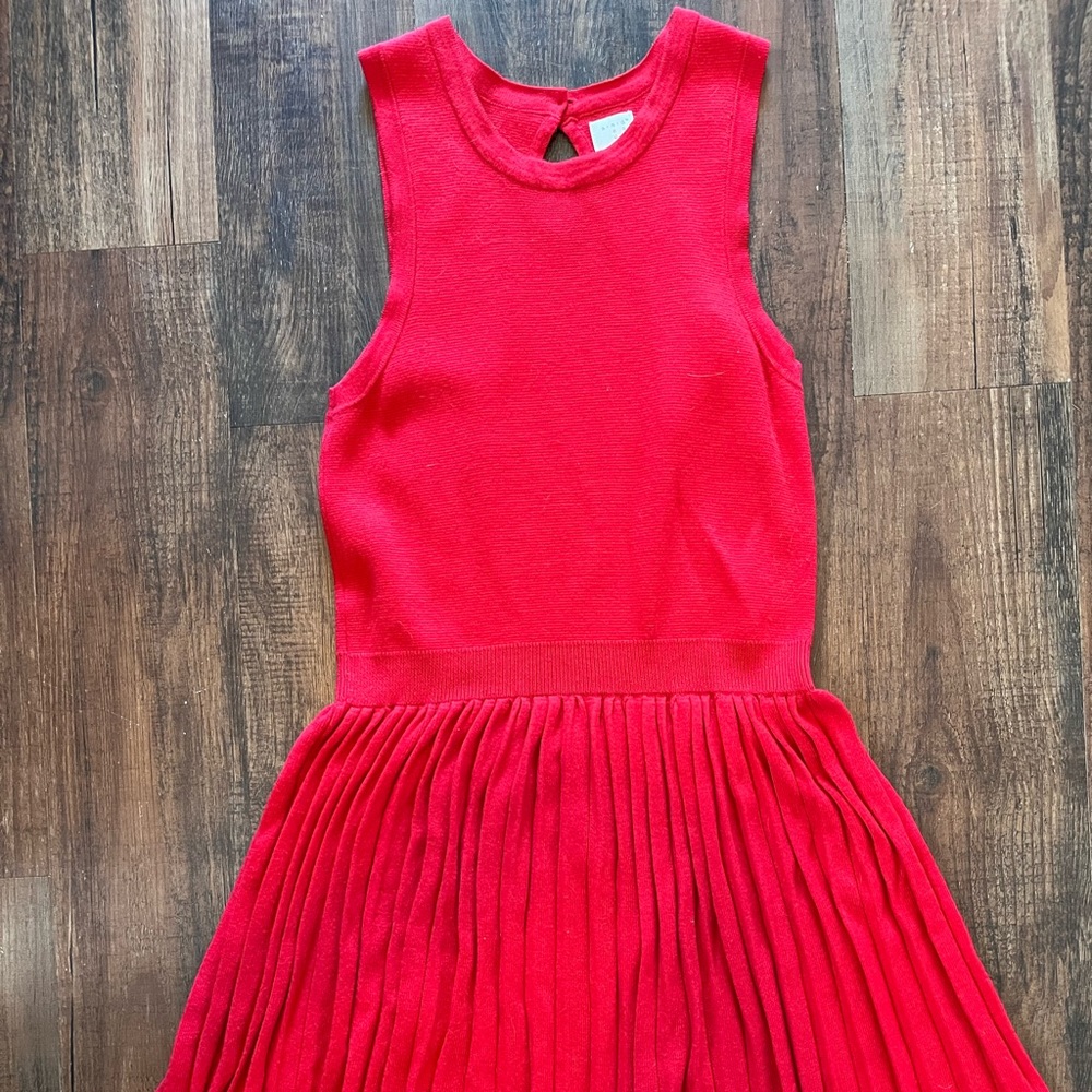Knit dress with pleated skirt